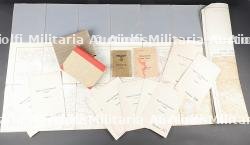 Album photo et cartes.