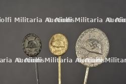 Miniatures d'insignes des blessés. Miniature insignia for the wounded.