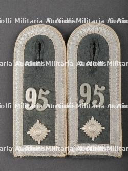 Pattes d'épaule infanterie. Infantry shoulder straps.