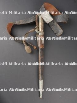 Ceinturon et baïonnette de parade. Belt and parade bayonet.