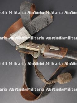 Ceinturon et baïonnette de parade. Belt and parade bayonet. — miniature 2