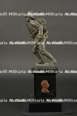 Statue à la gloire du 3 Ostasiatisches Infanterie Regiment campagne de Chine 1900-1901 - Imperial german colonial infanterie in China statuette — miniature 5