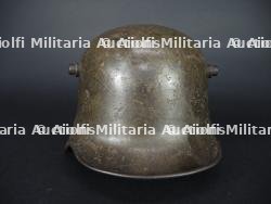 Stahlhelm M16 feldgrau stigmate de combat - ww1 german steel helmet with battle damage — miniature 3