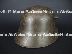 Stahlhelm M16 feldgrau stigmate de combat - ww1 german steel helmet with battle damage — miniature 4