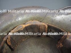 Stahlhelm M16 feldgrau stigmate de combat - ww1 german steel helmet with battle damage — miniature 8