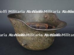 Stahlhelm M16 feldgrau stigmate de combat - ww1 german steel helmet with battle damage — miniature 16