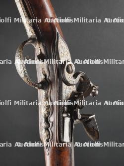 Fusil de chasse à silex du XVIIIè par JF Mouillet arquebusier à Liège de 1715 à 1732. — miniature 17