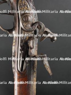 Fusil de chasse à silex du XVIIIè par JF Mouillet arquebusier à Liège de 1715 à 1732. — photo 18