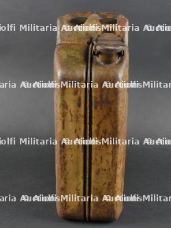 Jerrycan allemand camouflé. — miniature 2