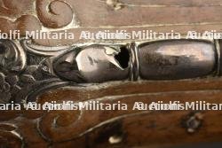 Superbe et rare paire de pistolets à double canons fin XVIIIe Canon Tordu garnitures en argent, platines silex transformées à percussion — photo 2