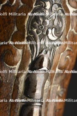 Superbe et rare paire de pistolets à double canons fin XVIIIe Canon Tordu garnitures en argent, platines silex transformées à percussion — photo 4