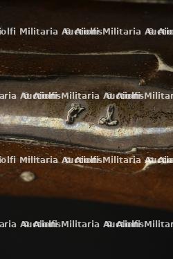 Superbe et rare paire de pistolets à double canons fin XVIIIe Canon Tordu garnitures en argent, platines silex transformées à percussion — photo 10