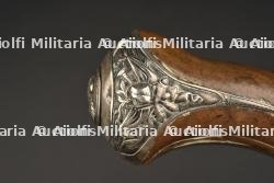 Superbe et rare paire de pistolets à double canons fin XVIIIe Canon Tordu garnitures en argent, platines silex transformées à percussion — miniature 21