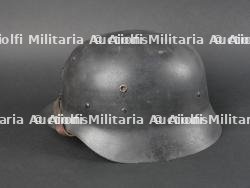 Casque Espagnol Z42 avec plaque de ceinturon et médaille. — miniature 8