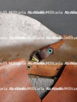 Casque Espagnol Z42 avec plaque de ceinturon et médaille. — miniature 18