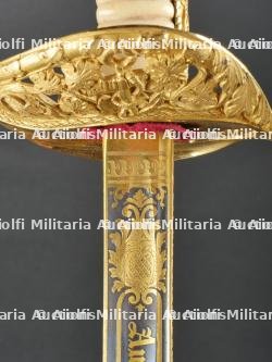 Rare et beau sabre d'officier supérieur de marine dans son coffret offert par les instructeurs canonniers du Souverain en 1884 au Commandant Alquier — miniature 10