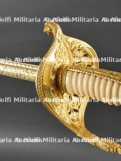 Rare et beau sabre d'officier supérieur de marine dans son coffret offert par les instructeurs canonniers du Souverain en 1884 au Commandant Alquier — miniature 15