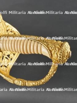Rare et beau sabre d'officier supérieur de marine dans son coffret offert par les instructeurs canonniers du Souverain en 1884 au Commandant Alquier — photo 16