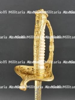 Rare et beau sabre d'officier supérieur de marine dans son coffret offert par les instructeurs canonniers du Souverain en 1884 au Commandant Alquier — photo 17