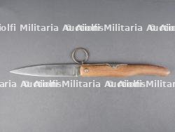 Couteau à cran d'arrêt typique corps francs
