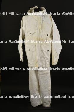 Sur uniforme de camouflage hivernal. — photo 1