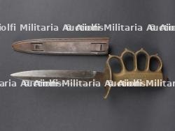 Trench Knife.