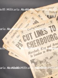Journaux du Daily Mirror. — photo 3