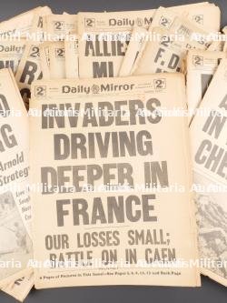 Journaux du Daily Mirror. — miniature 5