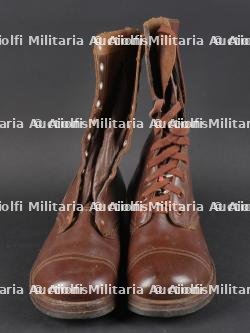 Bottes de marche.