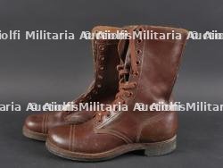Bottes de marche. — miniature 2