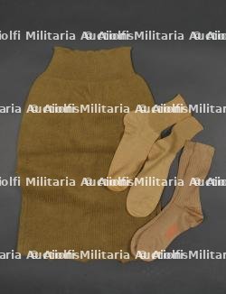 Pull et chaussettes US.