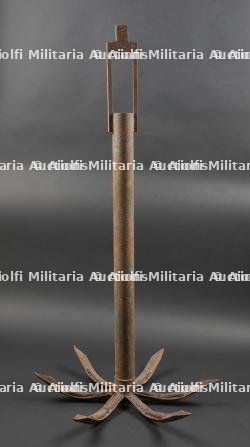 Reproduction de grappin de la pointe du Hoc.