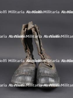 Shoe pack.