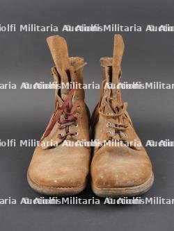 Buckle boots modifiées.