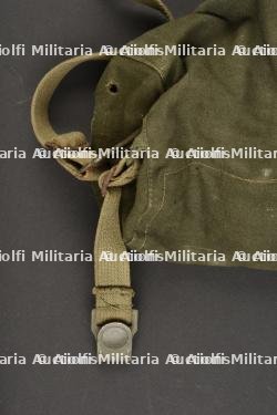 Housse de masque anti gaz parachutiste allemand. — miniature 3