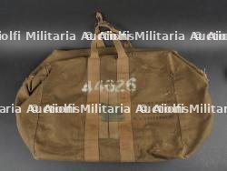 Sac d'un parachutiste attribué. — miniature 1