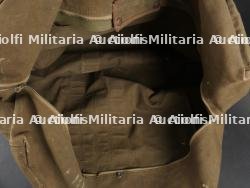 Sac d'un parachutiste attribué. — miniature 9