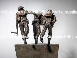 Tirage en bronze du monument réalisé en hommage aux combattants britanniques à Vers sur Mer par David Williams-Ellis. — miniature 2