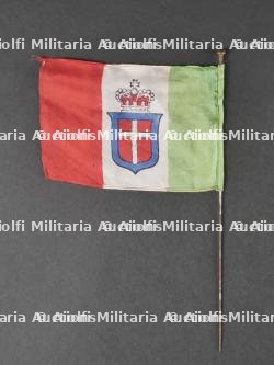 Lot de drapeaux et fanions. Lot of flags and pennants. — photo 10
