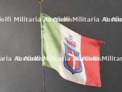 Lot de drapeaux et fanions. Lot of flags and pennants. — miniature 11