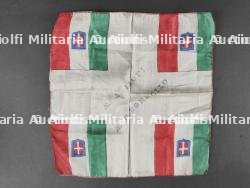 Lot de drapeaux et fanions. Lot of flags and pennants. — miniature 12