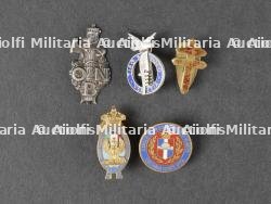 Lot de 21 insignes civils et militaires. Lot of 21 civilian and military badges. — photo 2
