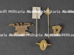 Lot de 21 insignes civils et militaires. Lot of 21 civilian and military badges. — miniature 5