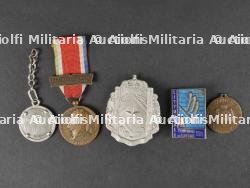 Lot de 21 insignes civils et militaires. Lot of 21 civilian and military badges. — miniature 8