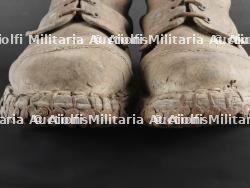 Paire de brodequins des troupes de montagne italienne. Pair of Italian mountain troop brodequins. — miniature 2