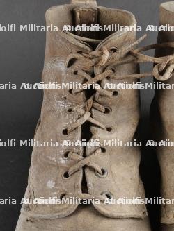 Paire de brodequins des troupes de montagne italienne. Pair of Italian mountain troop brodequins. — miniature 3