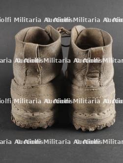 Paire de brodequins des troupes de montagne italienne. Pair of Italian mountain troop brodequins. — photo 7