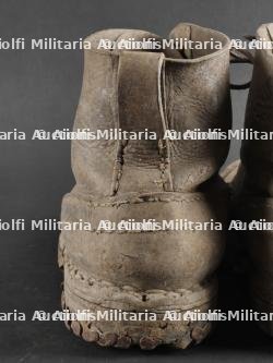 Paire de brodequins des troupes de montagne italienne. Pair of Italian mountain troop brodequins. — miniature 8