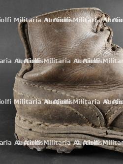 Paire de brodequins des troupes de montagne italienne. Pair of Italian mountain troop brodequins. — photo 12