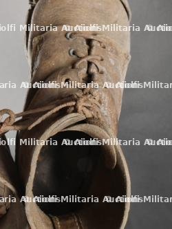 Paire de brodequins des troupes de montagne italienne. Pair of Italian mountain troop brodequins. — miniature 16